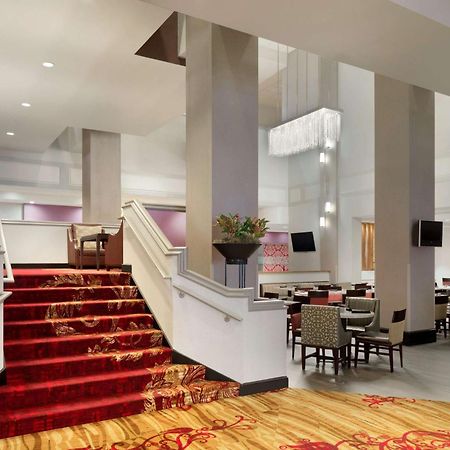 Hilton Fort Wayne At The Grand Wayne Centro de Convenciones Hotel Exterior foto