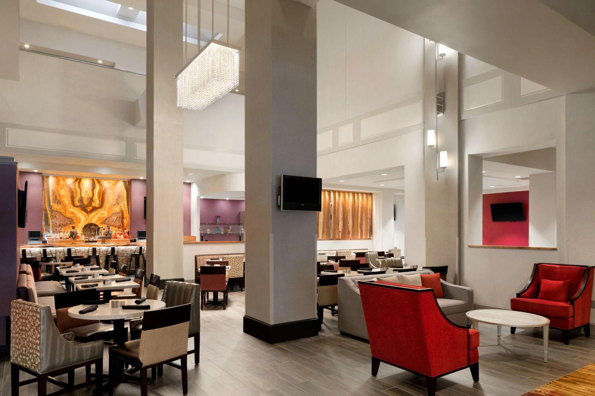 Hilton Fort Wayne At The Grand Wayne Centro de Convenciones Hotel Exterior foto