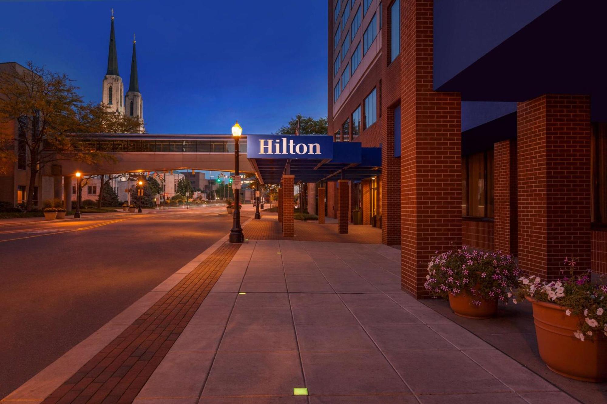 Hilton Fort Wayne At The Grand Wayne Centro de Convenciones Hotel Exterior foto