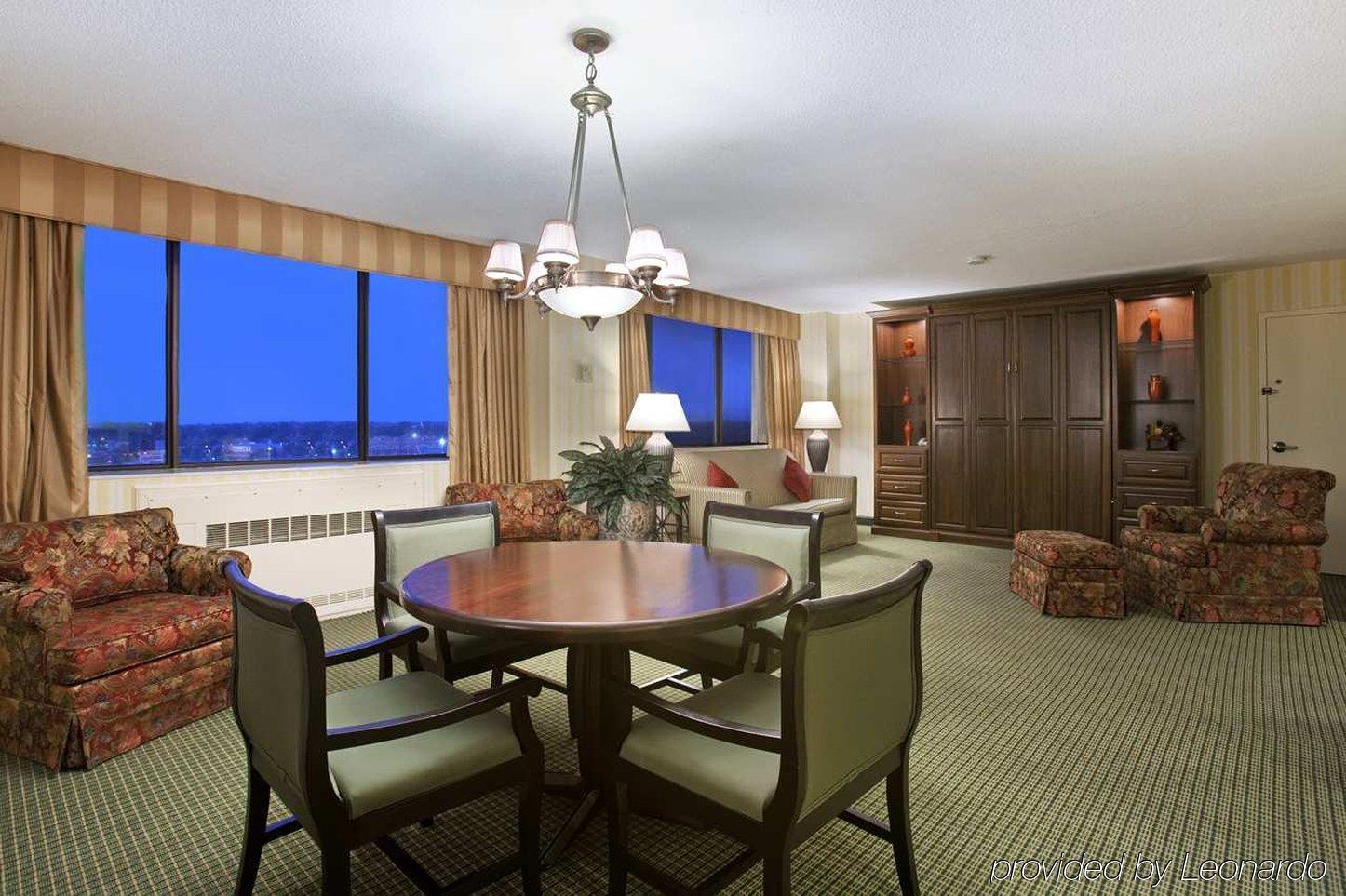Hilton Fort Wayne At The Grand Wayne Centro de Convenciones Hotel Habitación foto