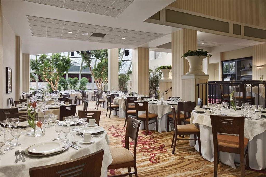 Hilton Fort Wayne At The Grand Wayne Centro de Convenciones Hotel Restaurante foto