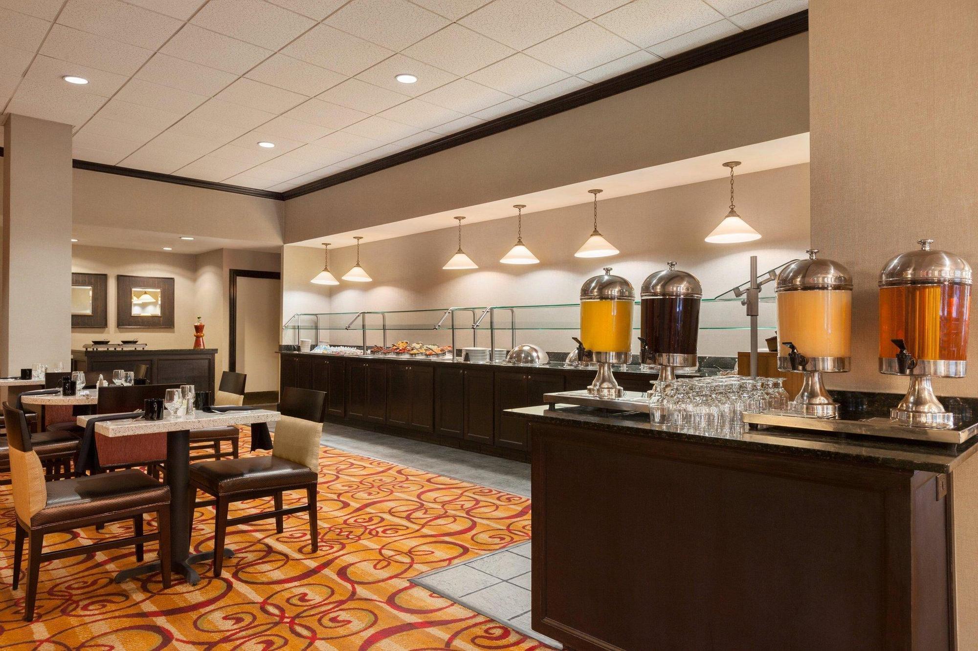 Hilton Fort Wayne At The Grand Wayne Centro de Convenciones Hotel Exterior foto
